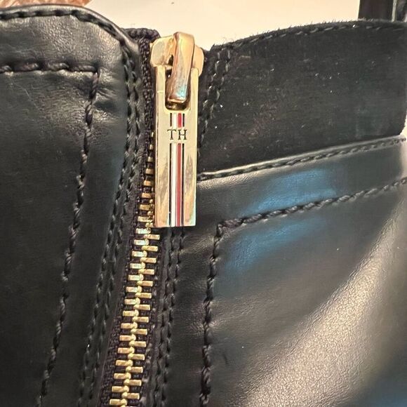 Tommy Hilfiger Fawn2 Zip Ankle Booties 10 - Picture 6 of 10